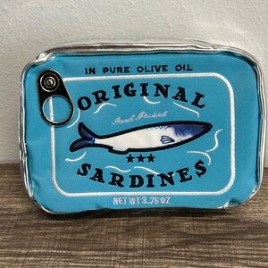 Blue Embroidered Sardine Can Cosmetic Bag 🩵
